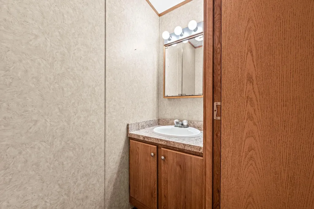 5 N Fuchsia Drive Rochester NH 03867