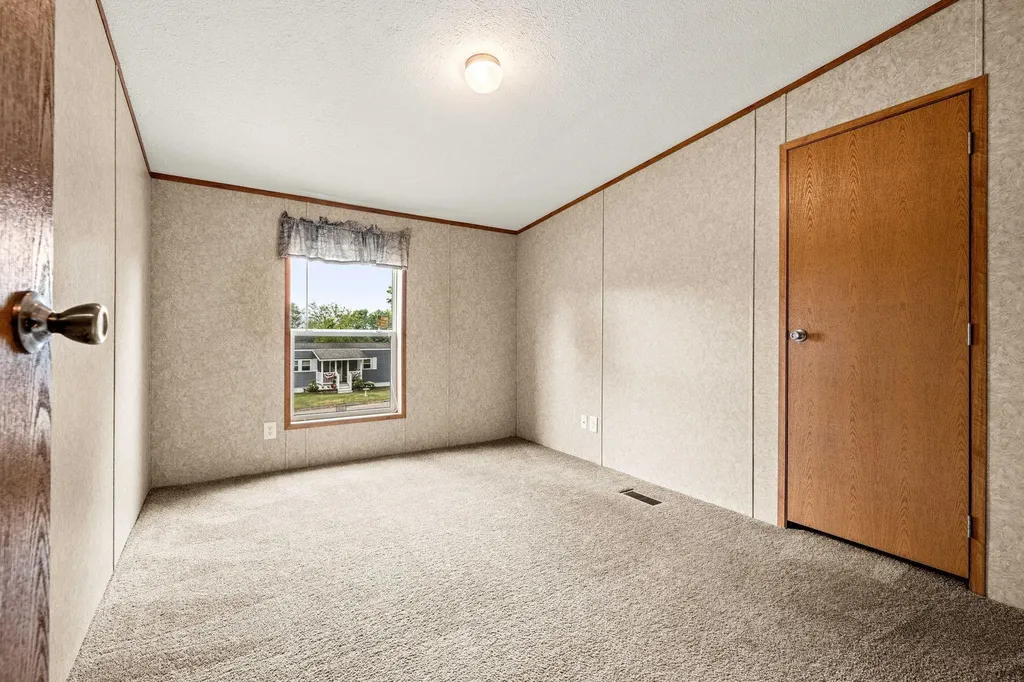 5 N Fuchsia Drive Rochester NH 03867