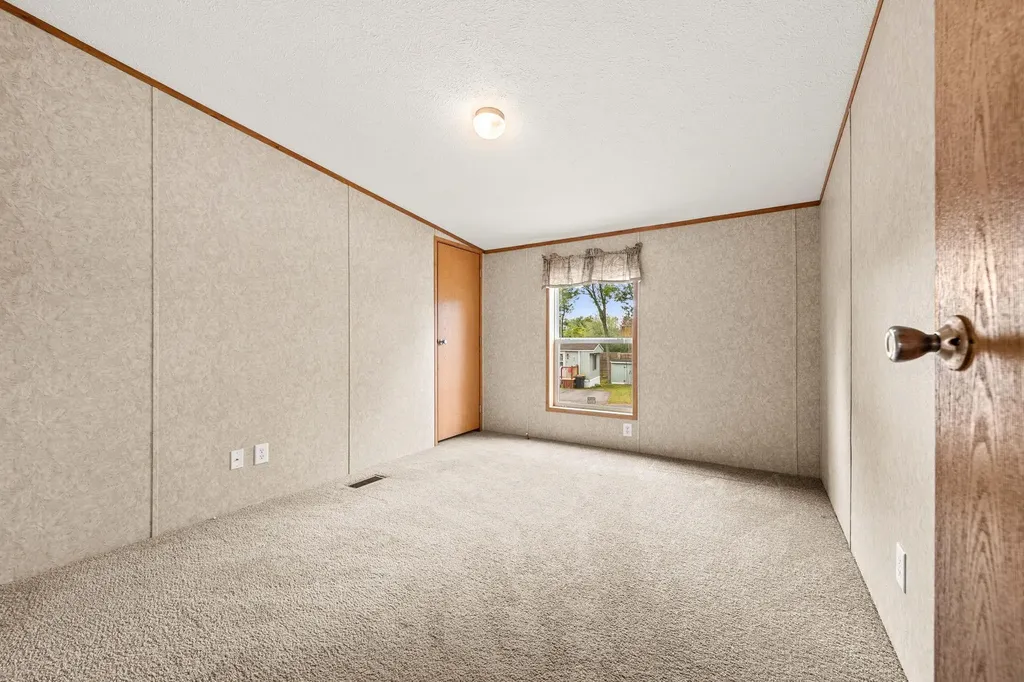 5 N Fuchsia Drive Rochester NH 03867