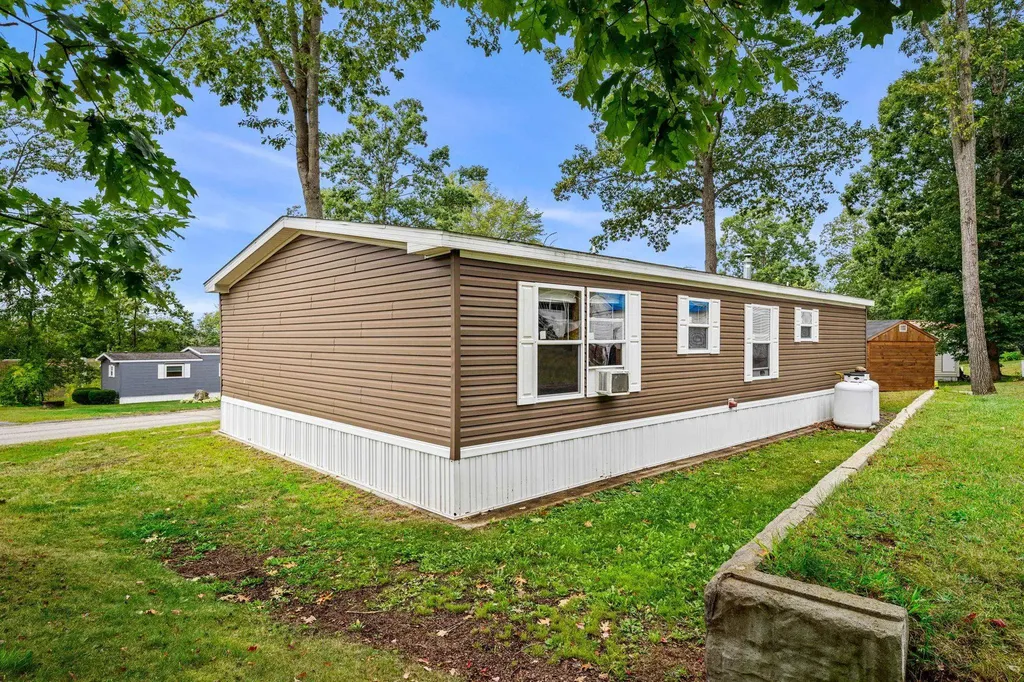 5 N Fuchsia Drive Rochester NH 03867