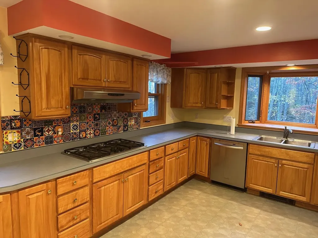 948 Strafford Road Barrington NH 03825