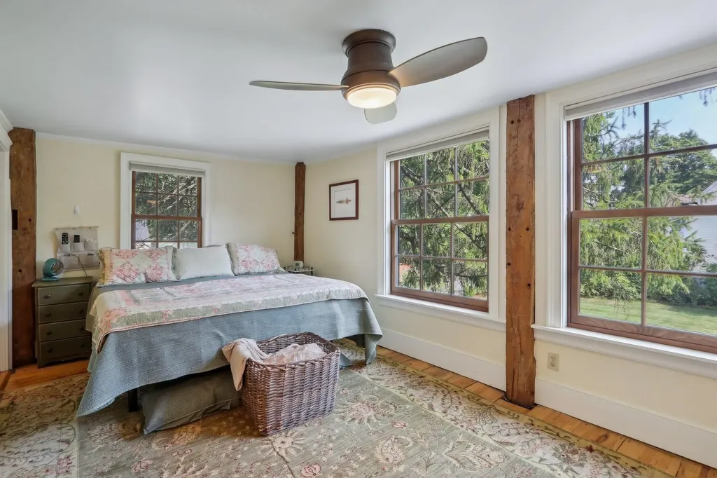 5 Nesmith Derry NH 03038-1201