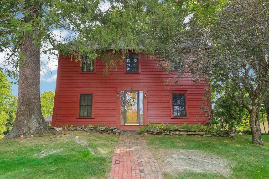 5 Nesmith Derry NH 03038-1201