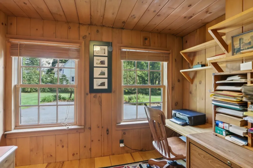 5 Nesmith Derry NH 03038-1201