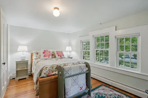 5 Nesmith Derry NH 03038-1201