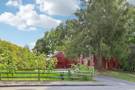 5 Nesmith Derry NH 03038-1201