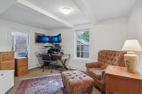 5 Nesmith Derry NH 03038-1201