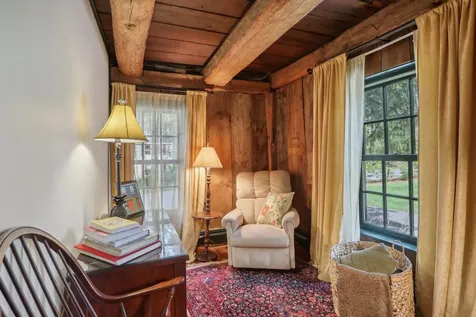 5 Nesmith Derry NH 03038-1201