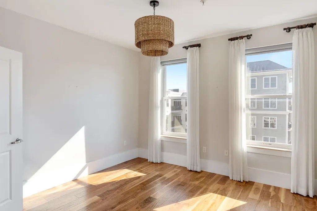 60 Winooski Falls Way Winooski VT 05404-2271