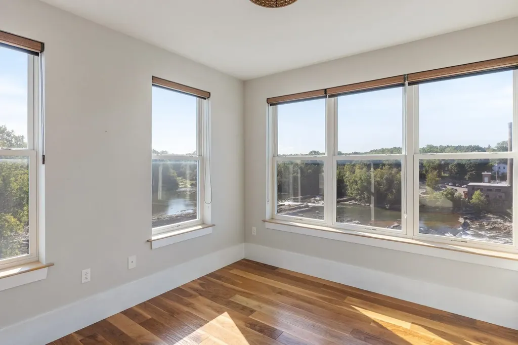 60 Winooski Falls Way Winooski VT 05404-2271