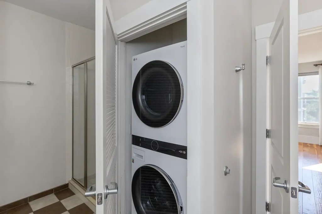 60 Winooski Falls Way Winooski VT 05404-2271