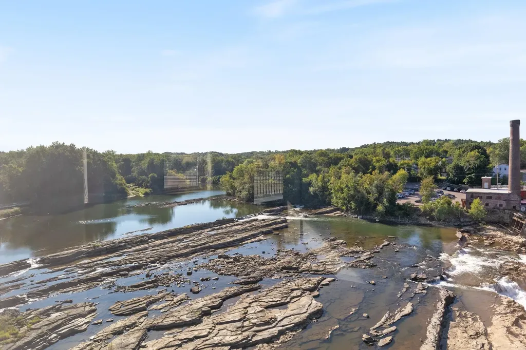60 Winooski Falls Way Winooski VT 05404-2271