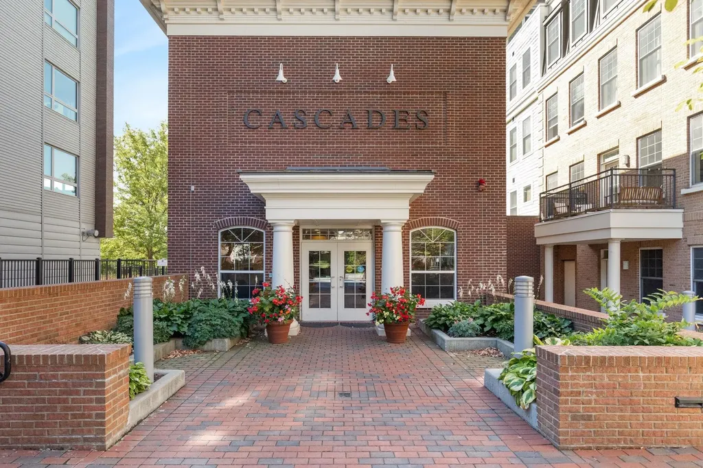 60 Winooski Falls Way Winooski VT 05404-2271