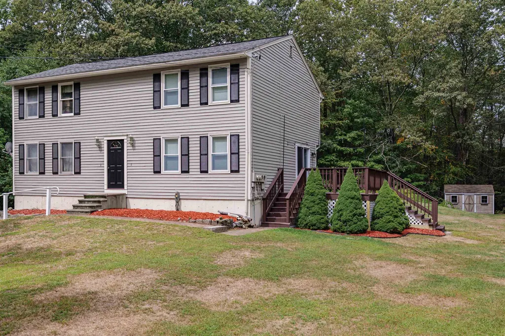 7 R Desforge Lane Derry NH 03038