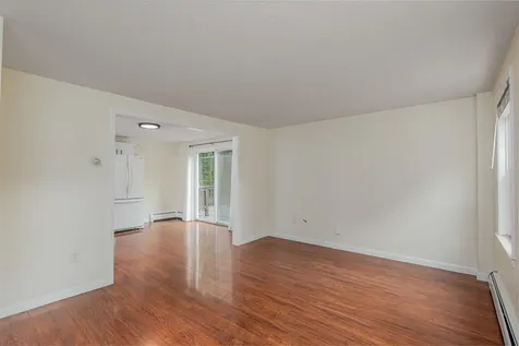 7 R Desforge Lane Derry NH 03038