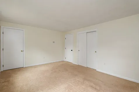 7 R Desforge Lane Derry NH 03038