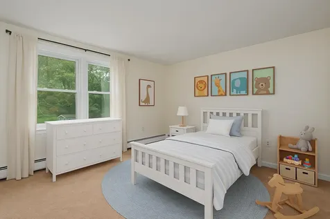 7 R Desforge Lane Derry NH 03038