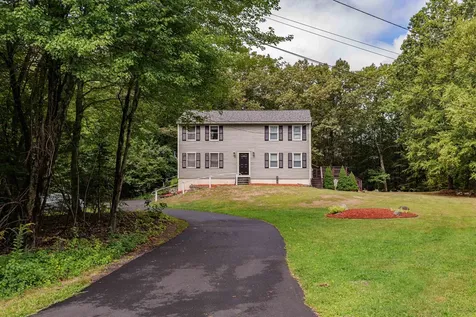 7 R Desforge Lane Derry NH 03038