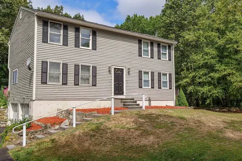 7 R Desforge Lane Derry NH 03038