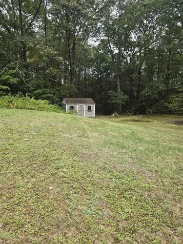 7 R Desforge Lane Derry NH 03038