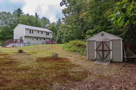 7 R Desforge Lane Derry NH 03038