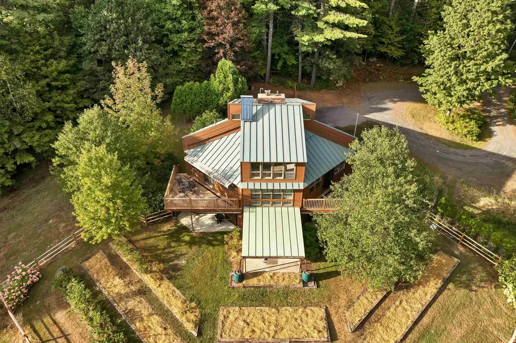 28 Sugarwood Lane Grantham NH 03753