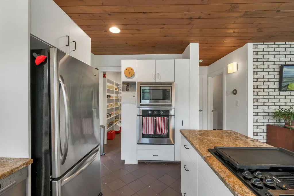 28 Sugarwood Lane Grantham NH 03753