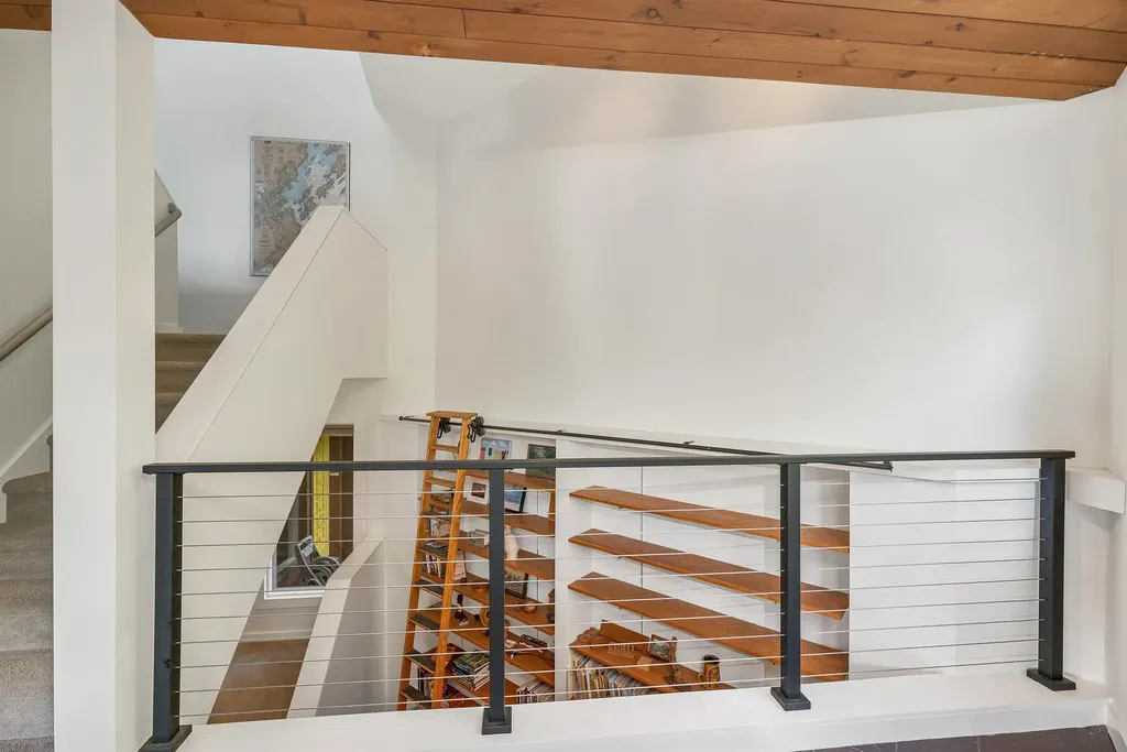 28 Sugarwood Lane Grantham NH 03753