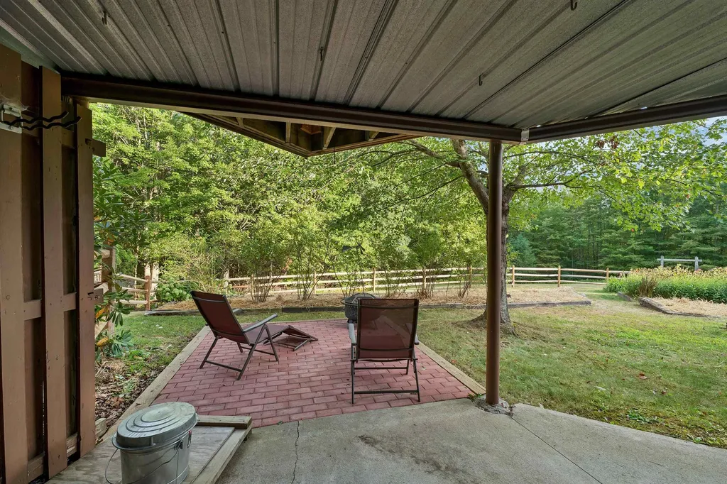 28 Sugarwood Lane Grantham NH 03753