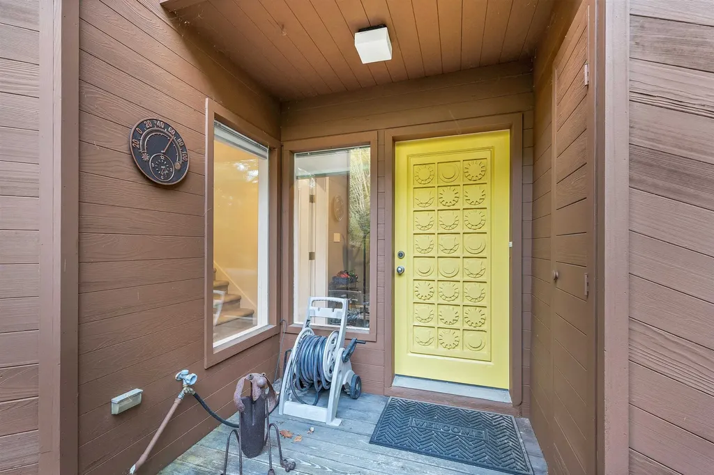 28 Sugarwood Lane Grantham NH 03753