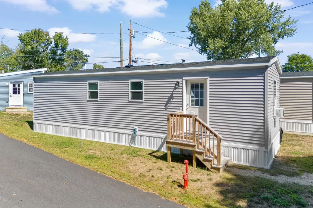 1338 Woodbury Avenue Portsmouth NH 03801