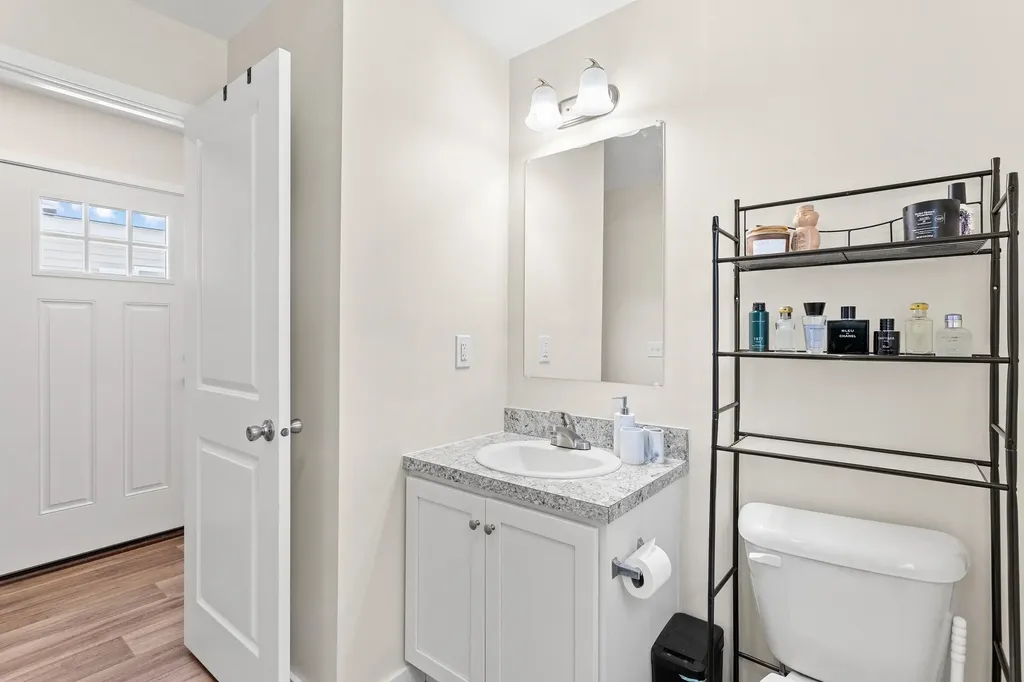 1338 Woodbury Avenue Portsmouth NH 03801