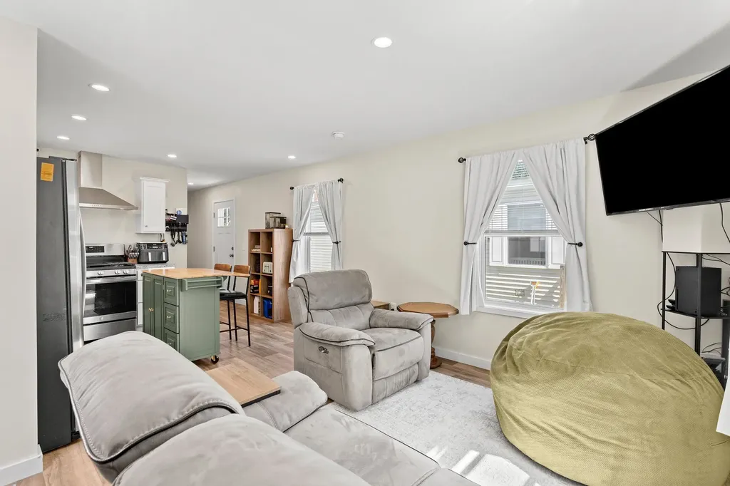 1338 Woodbury Avenue Portsmouth NH 03801