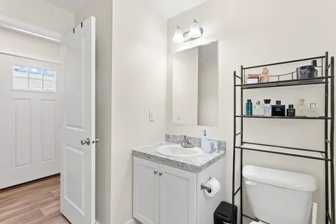 1338 Woodbury Avenue Portsmouth NH 03801