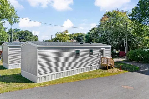 1338 Woodbury Avenue Portsmouth NH 03801