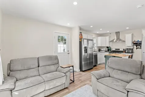 1338 Woodbury Avenue Portsmouth NH 03801