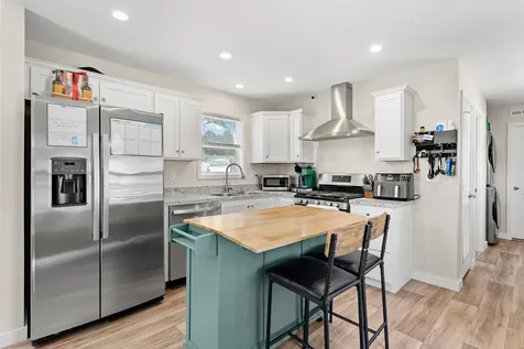 1338 Woodbury Avenue Portsmouth NH 03801