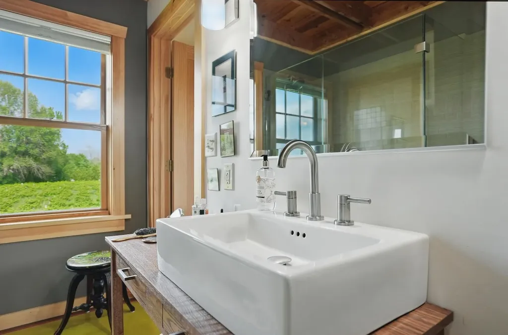 85 Shrine Road Isle La Motte VT 05463