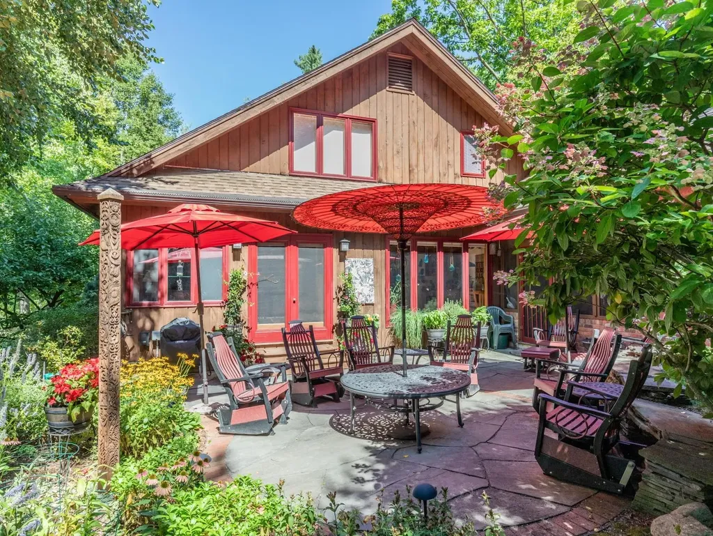 267 South Cove Road Burlington VT 05401