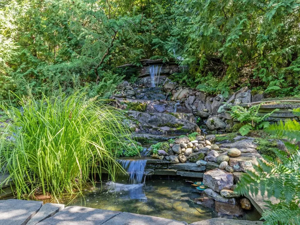 267 South Cove Road Burlington VT 05401