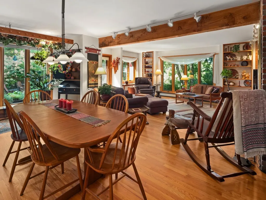 267 South Cove Road Burlington VT 05401