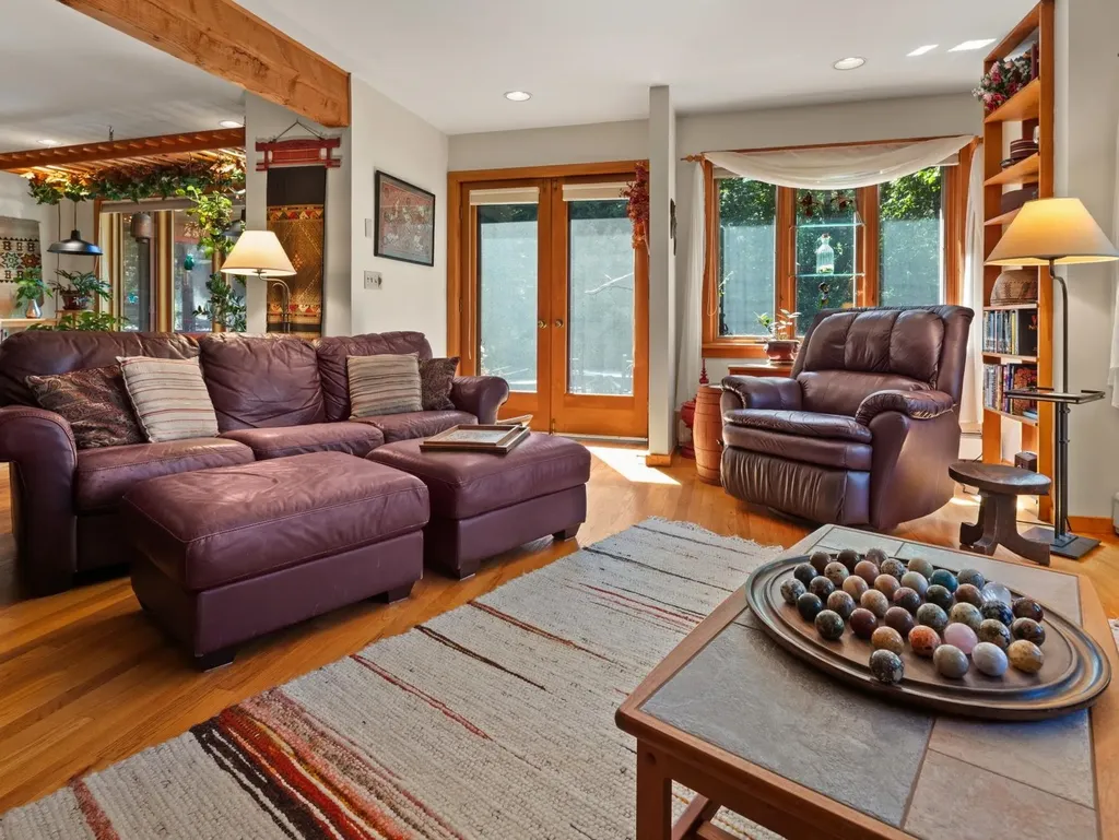 267 South Cove Road Burlington VT 05401