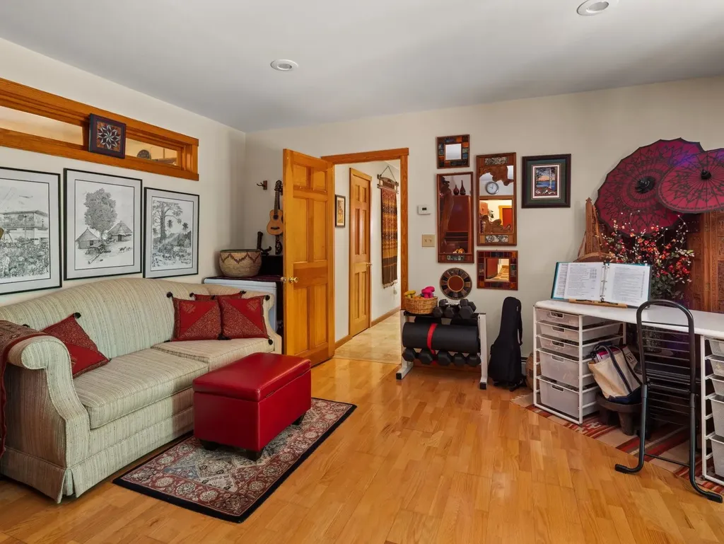 267 South Cove Road Burlington VT 05401