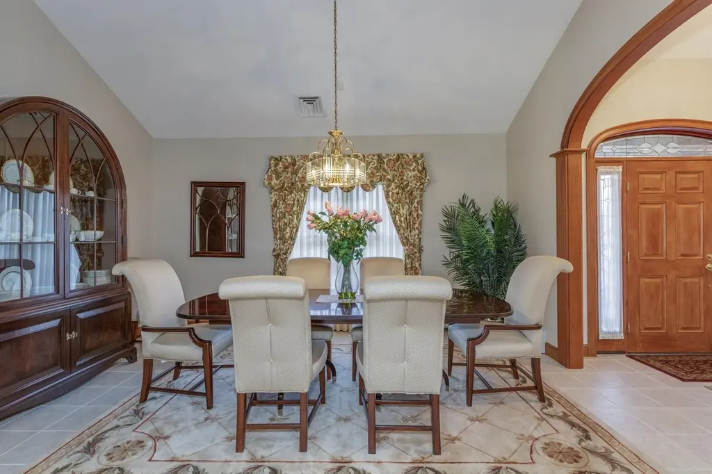 24 Foxcross Circle Concord NH 03301