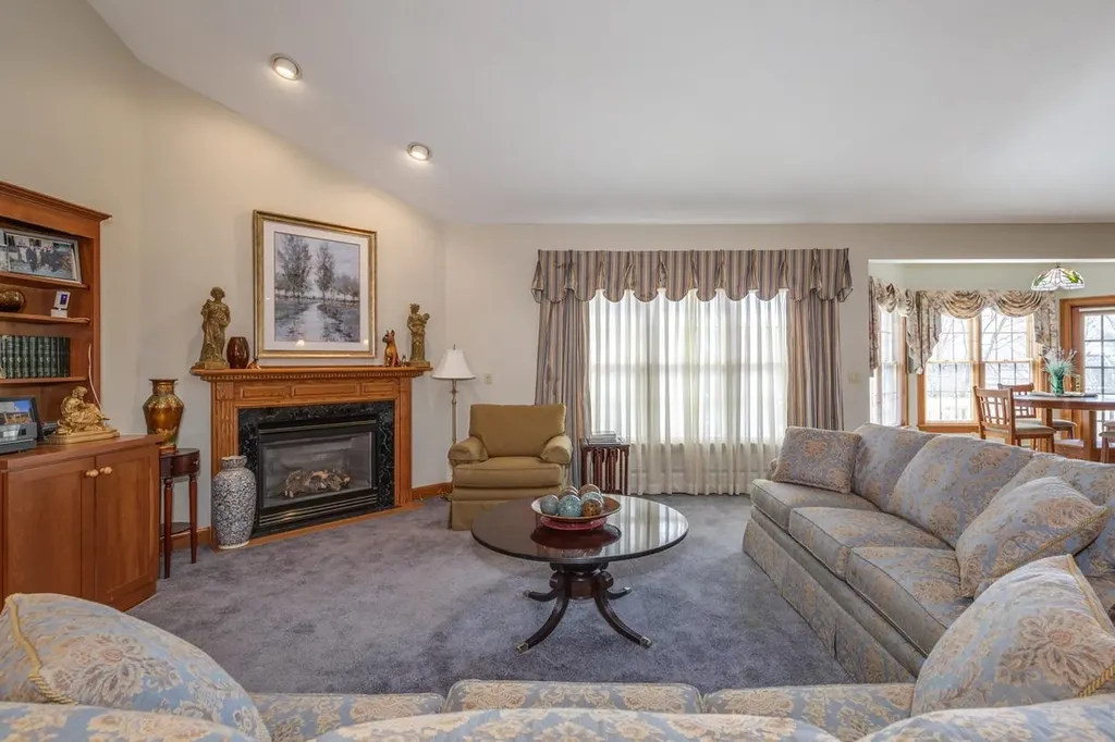 24 Foxcross Circle Concord NH 03301