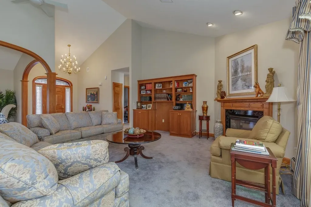 24 Foxcross Circle Concord NH 03301