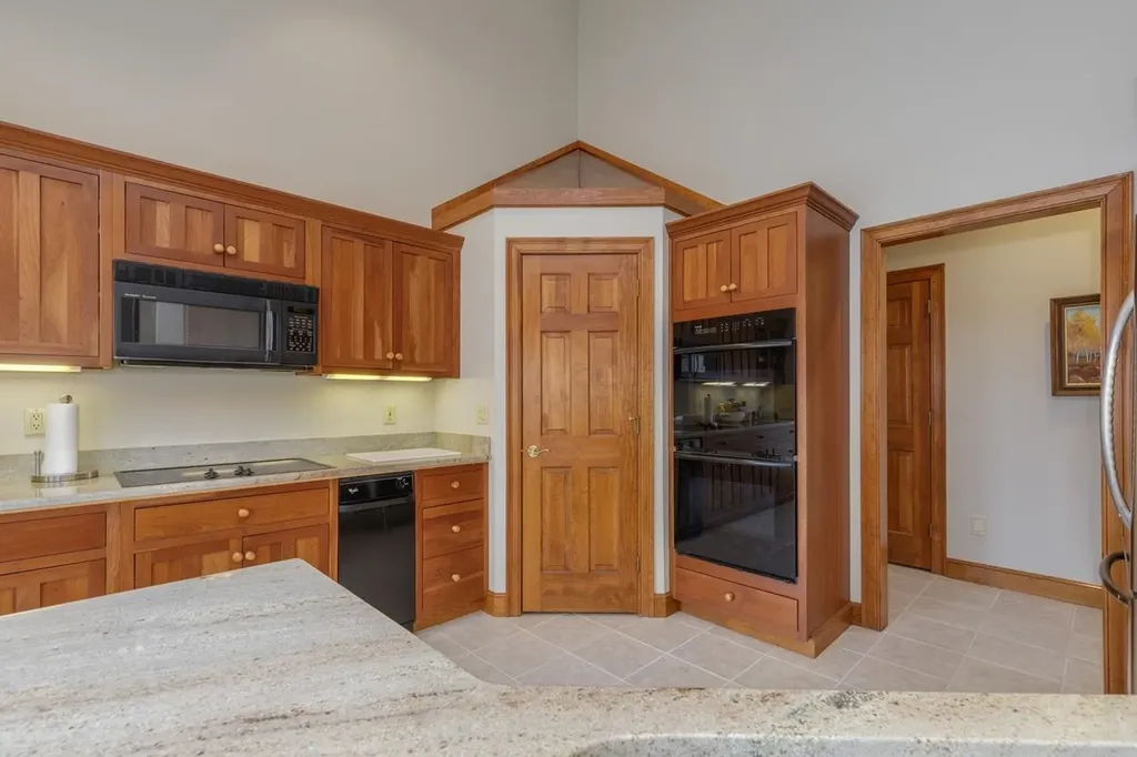 24 Foxcross Circle Concord NH 03301