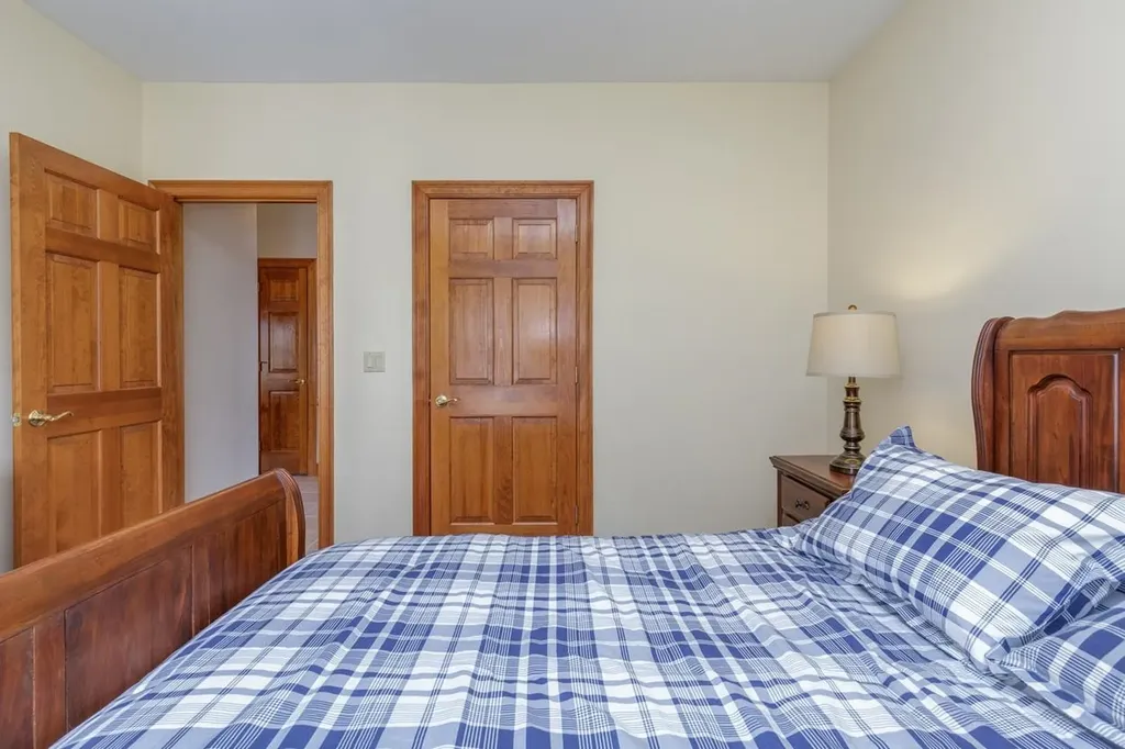 24 Foxcross Circle Concord NH 03301