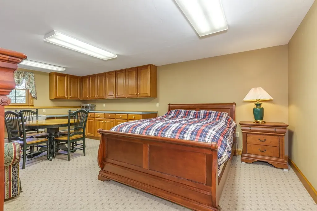 24 Foxcross Circle Concord NH 03301