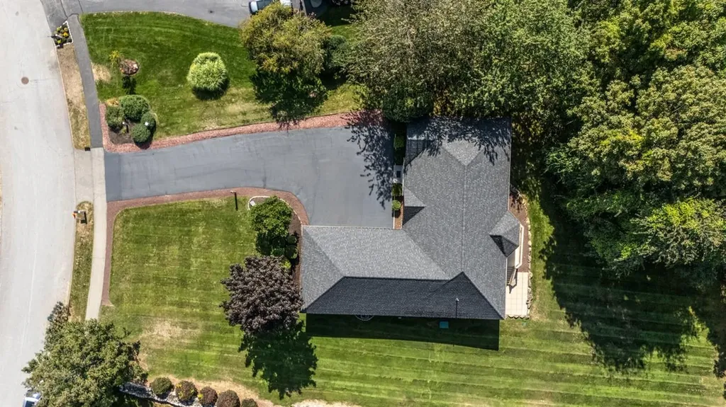 24 Foxcross Circle Concord NH 03301